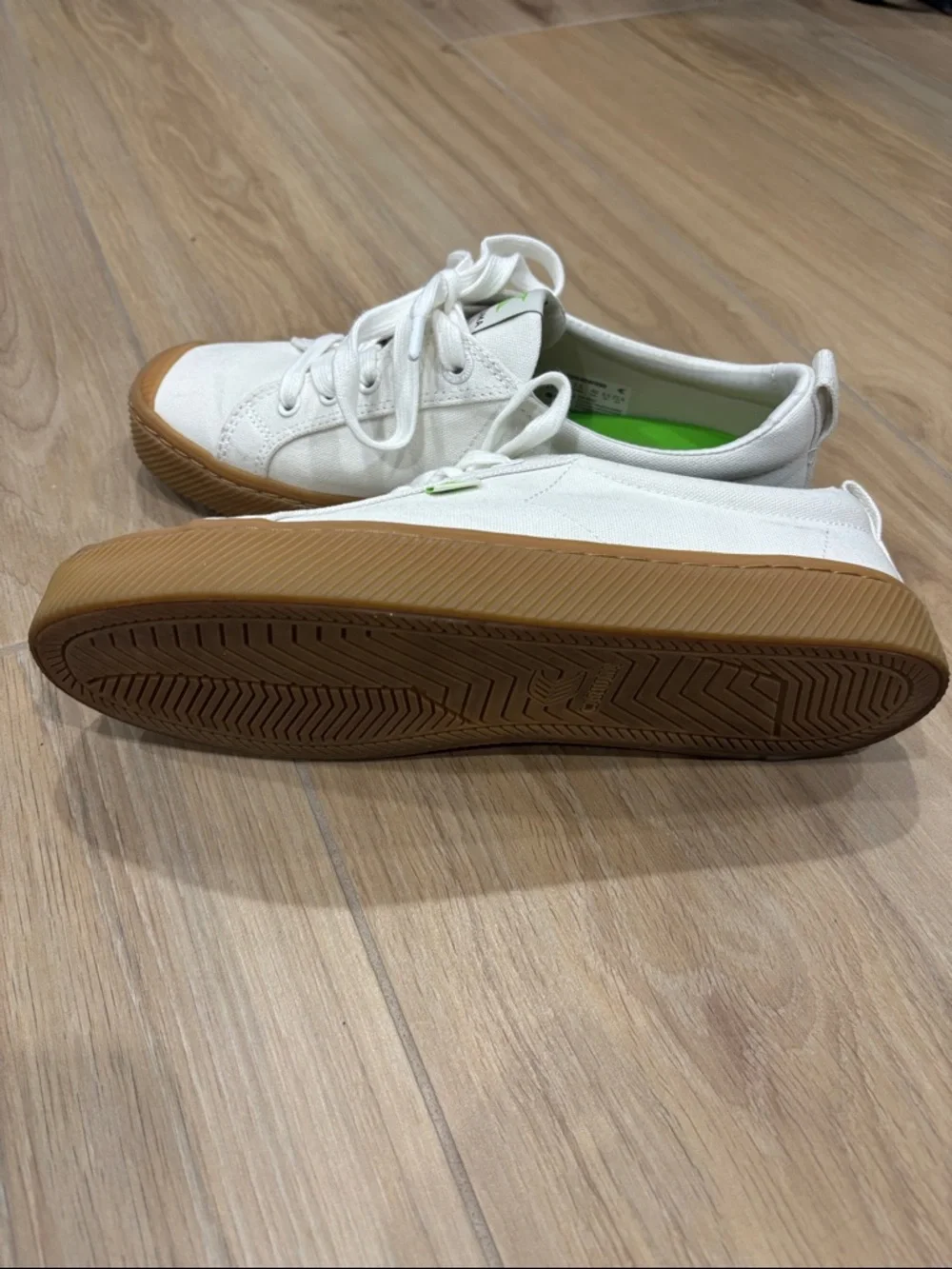 Cariuma White Canvas Sneakers with Gum Sole - Picture 2 of 4